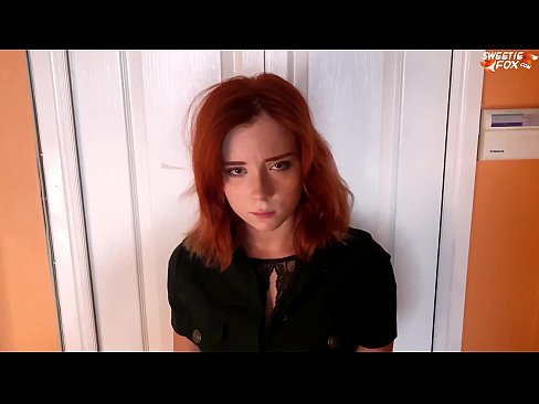 ❤️ Segurtasun zaindariak emakume polita zigortu zuen dendak lapurtzeagatik - Ahoan esperma ❤❌ Porno gugan ﹏