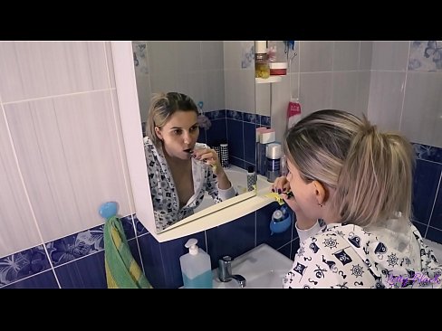 ❤️ Pijamaz jantzitako gazteekin ahozko esperma amaitzen da ipurdian - Letty Black ❤❌ Porno gugan ﹏