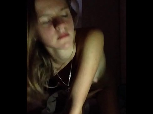 ❤️ Neska bat masturbatzen da eta cums ❤❌ Porno gugan ﹏